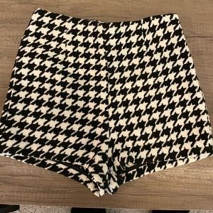 High waisted houndstooth shorts